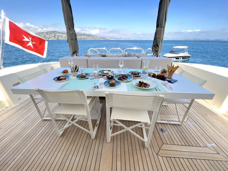 11 Guests Yacht for Charter  | 34 m Leopard Yacht Charter