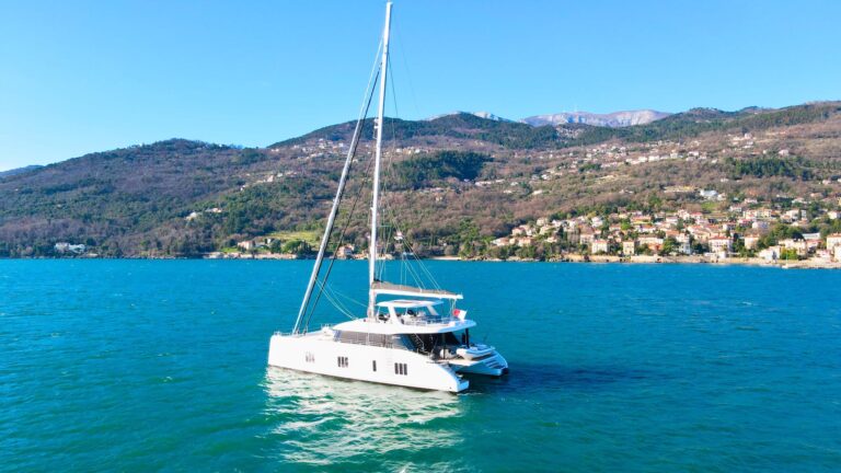 23.99 m Sunreef Yacht Charter | 6 Guests Yacht for Charter | breezeYachting.swiss