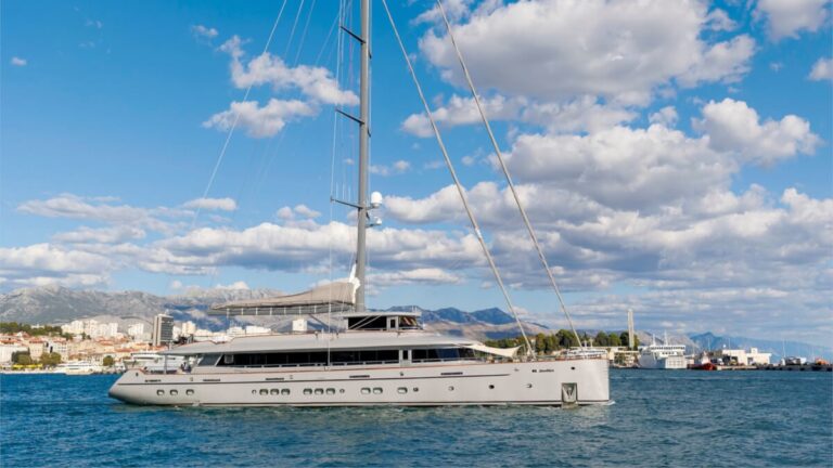 45 m Ximar Yacht Charter | 14 Guests Yacht for Charter | breezeYachting.swiss