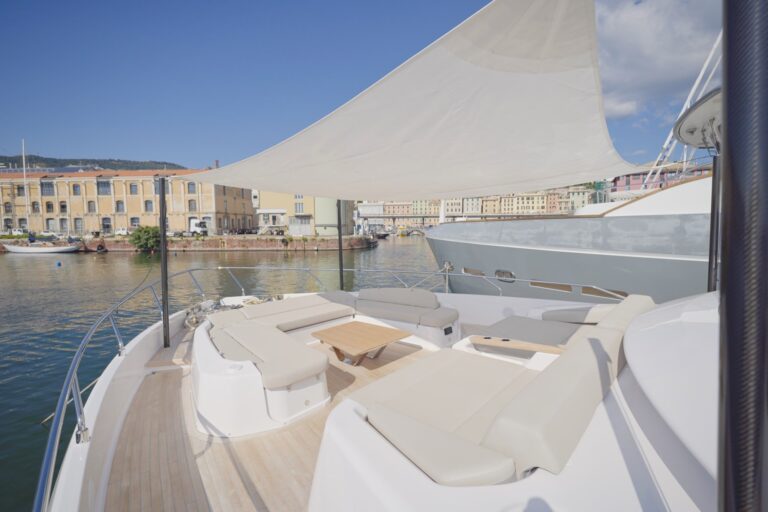 Ferretti Yachts for Sale - Ferretti 860 for Sale