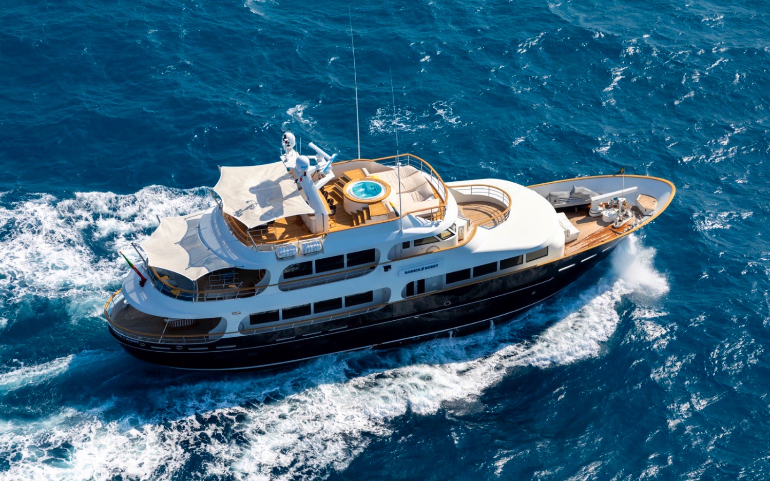 motor-yachts-for-sale-motor-boats-for-sale-breezeyachting-swiss