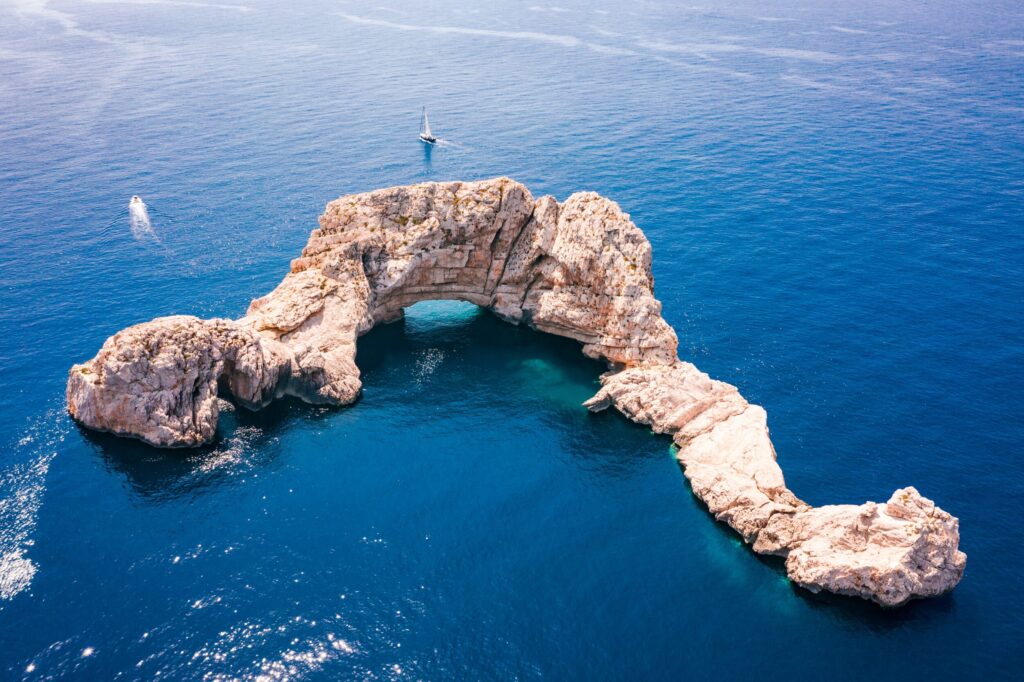 Yacht Charter Ibiza | Ibiza Yacht Rental | breezeYachting.swiss
