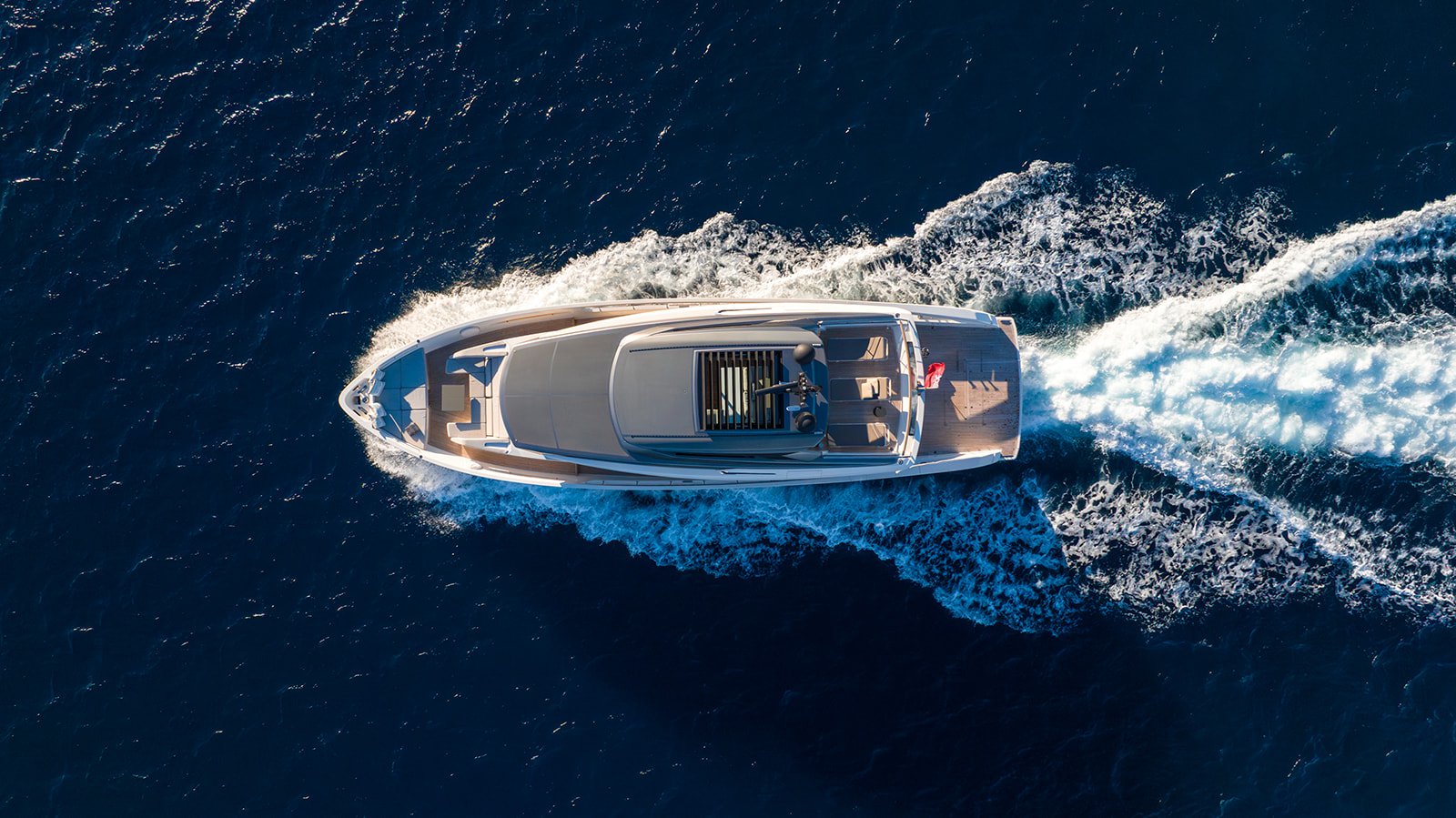 6 Guests Yacht for Charter